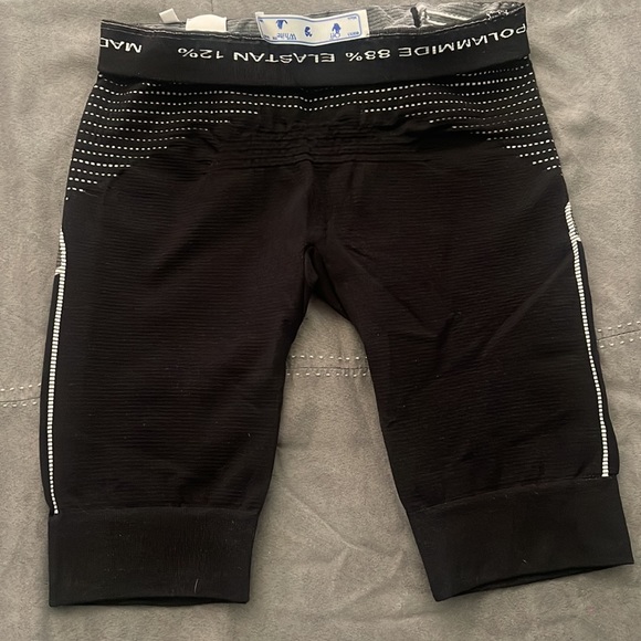 Auth Offwhite biking shorts new not worn runs small - Picture 3 of 3